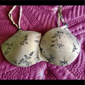 "Unforgettable" bra by Victoria's Secret 💜